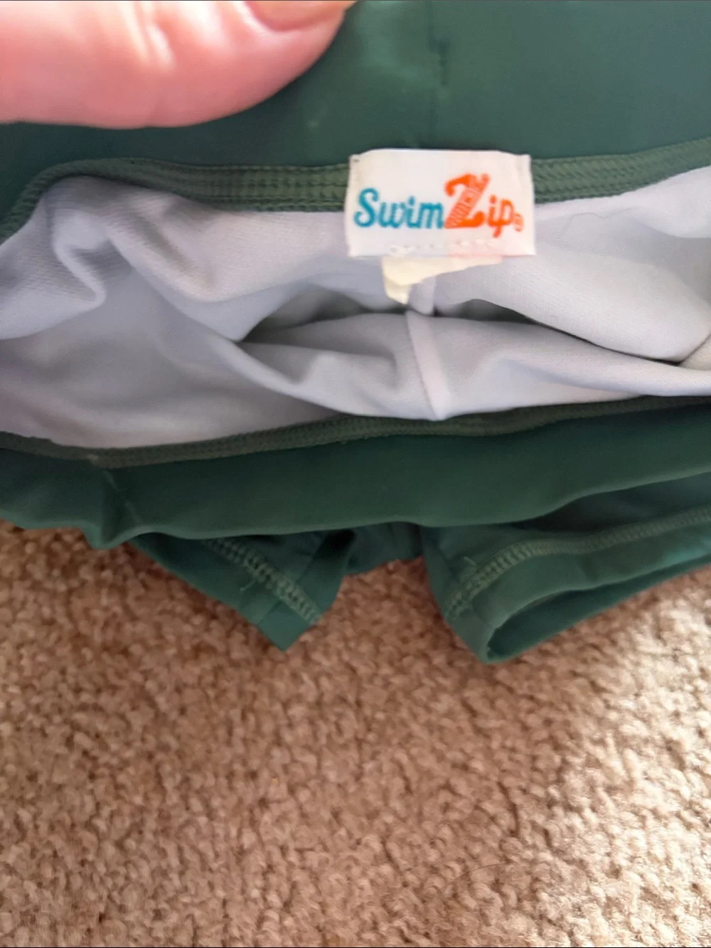 B49 Swim Zip 7-8Y Greent Swim Shorts, bum pilling